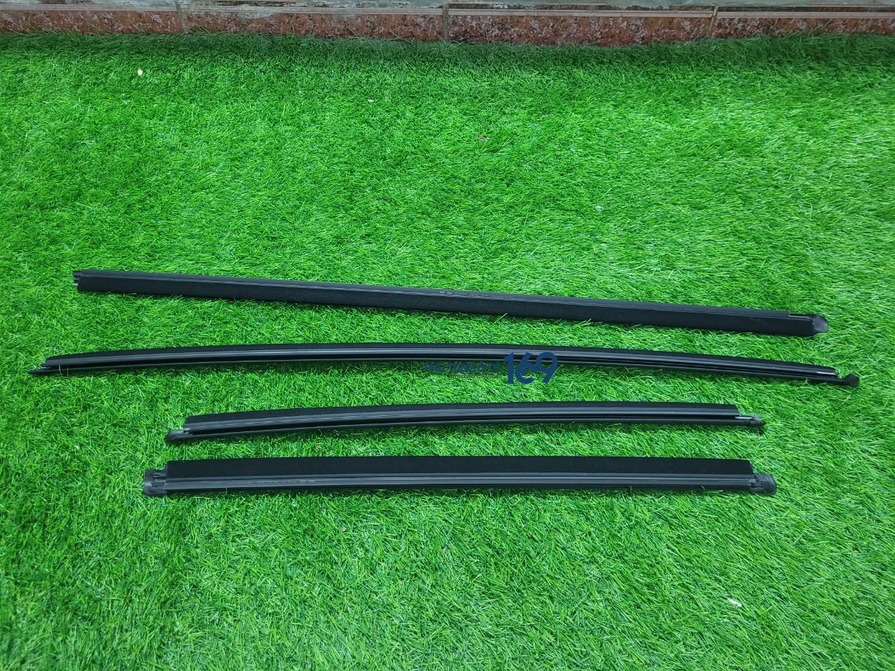 Nẹp chân kính ngoài Getz Nẹp chân kính ngoài Getz