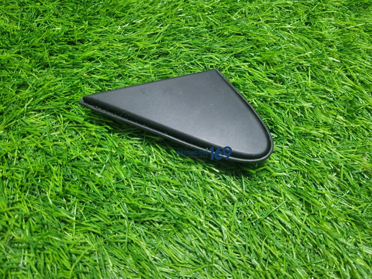 Ốp tam giác chân gươg Vios Ốp tam giác chân gươg Vios