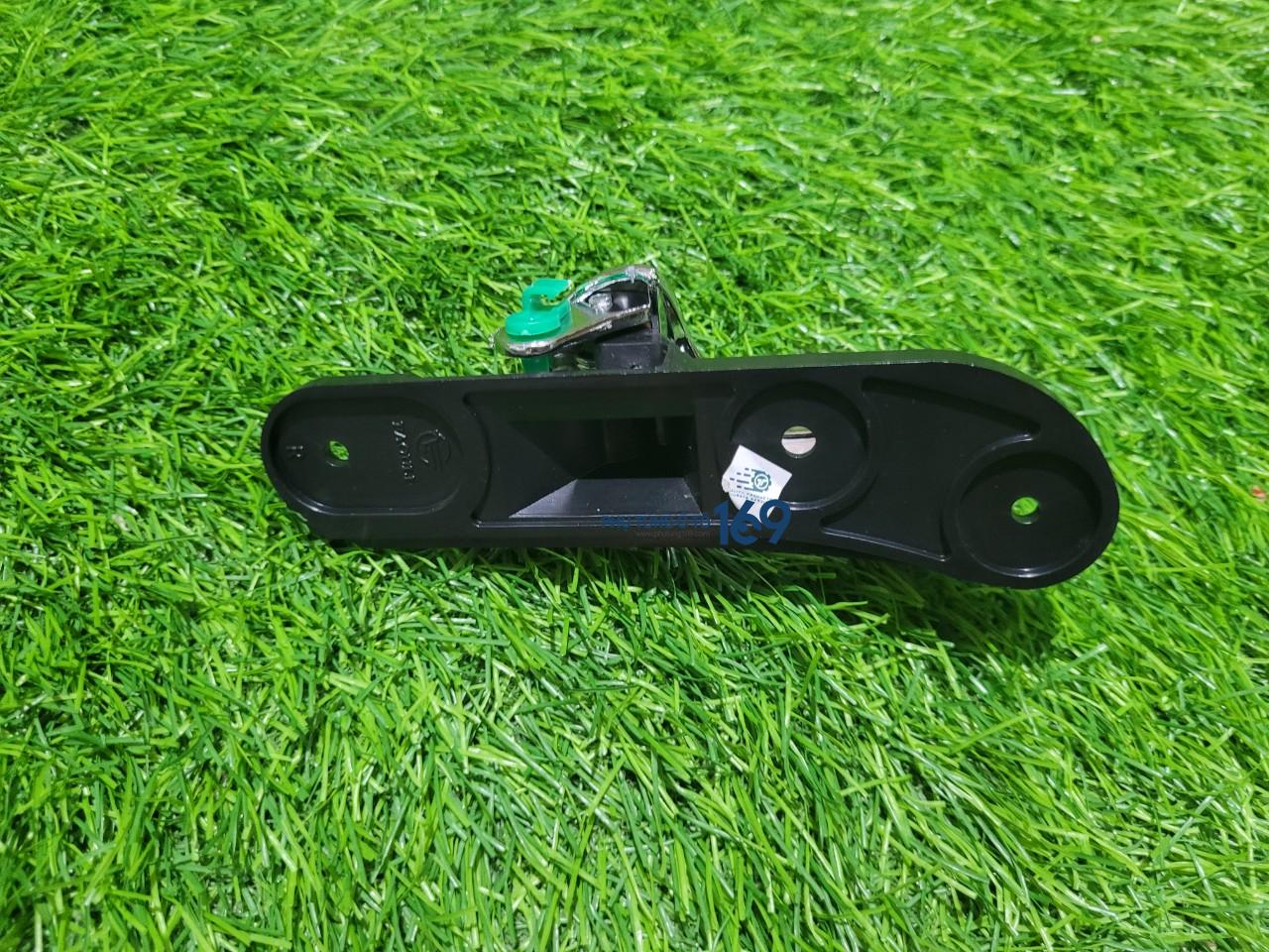 Tay mở cửa trong Lifan 320 Tay mở cửa trong Lifan 320