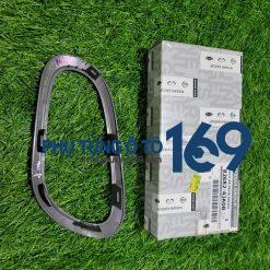 Vành tay mở cửa trong Navara