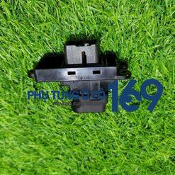 Công tắc lên kính sau I30