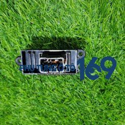 Công tắc lên kính sau I30