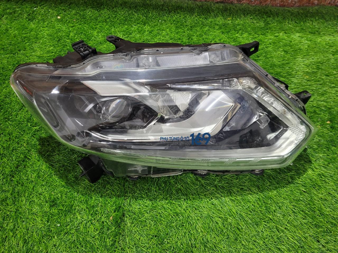 Đèn pha lái Xtrail Đèn pha lái Xtrail