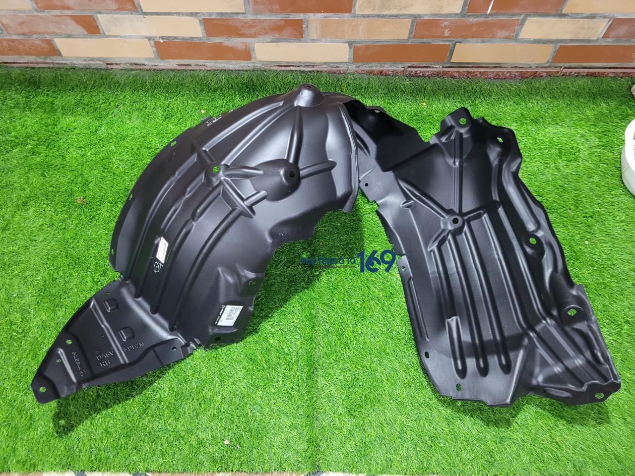 Lòng dè chắn bùn Mazda 2â