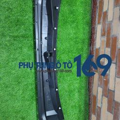 Tấm chắn nước dưới kính chắn gió Colorado