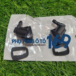 Đầu phun nước rửa kính Fortuner