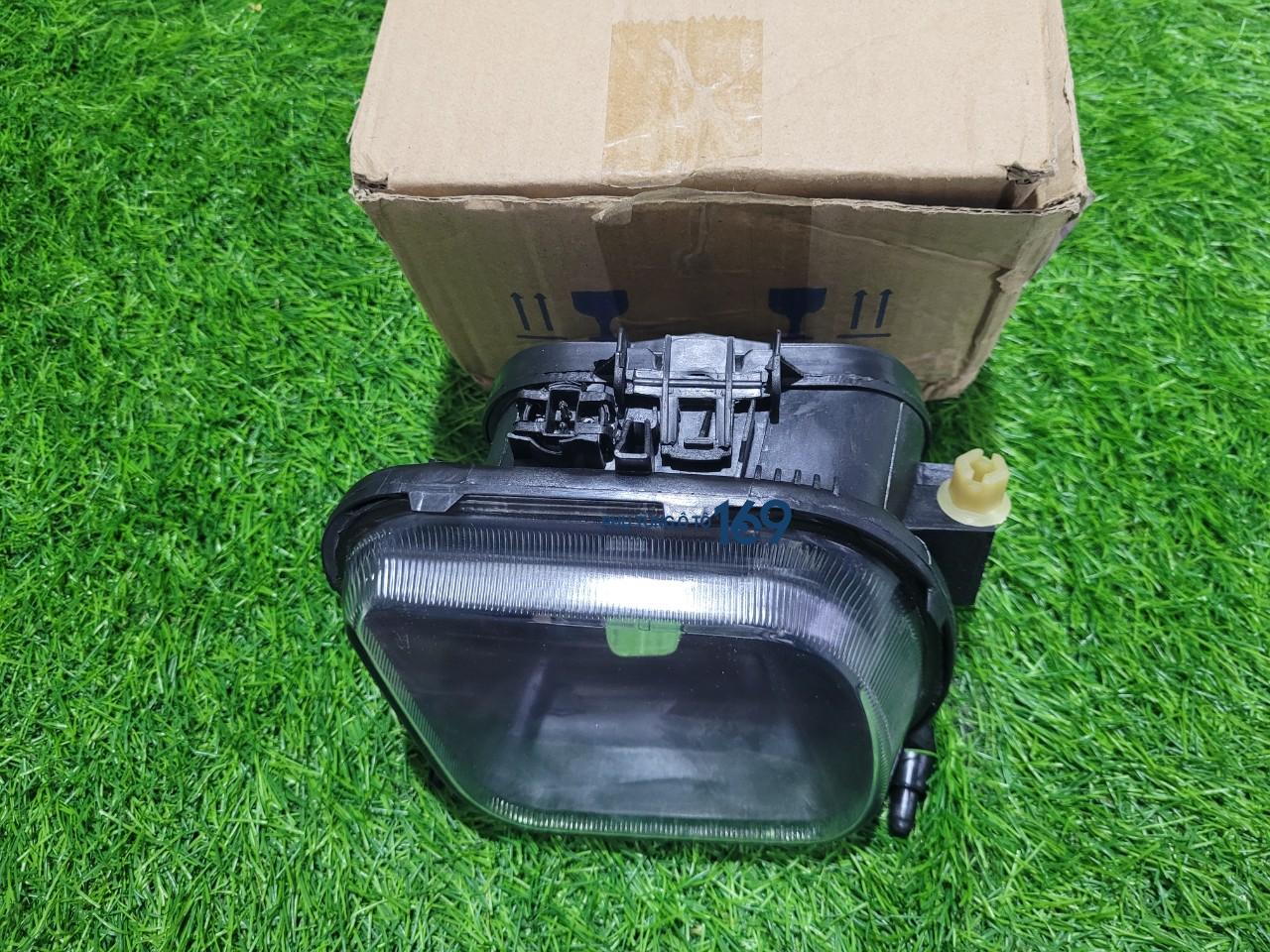 Đèn gầm cản trước phải Mercedes E240 Đèn gầm cản trước phải Mercedes E240