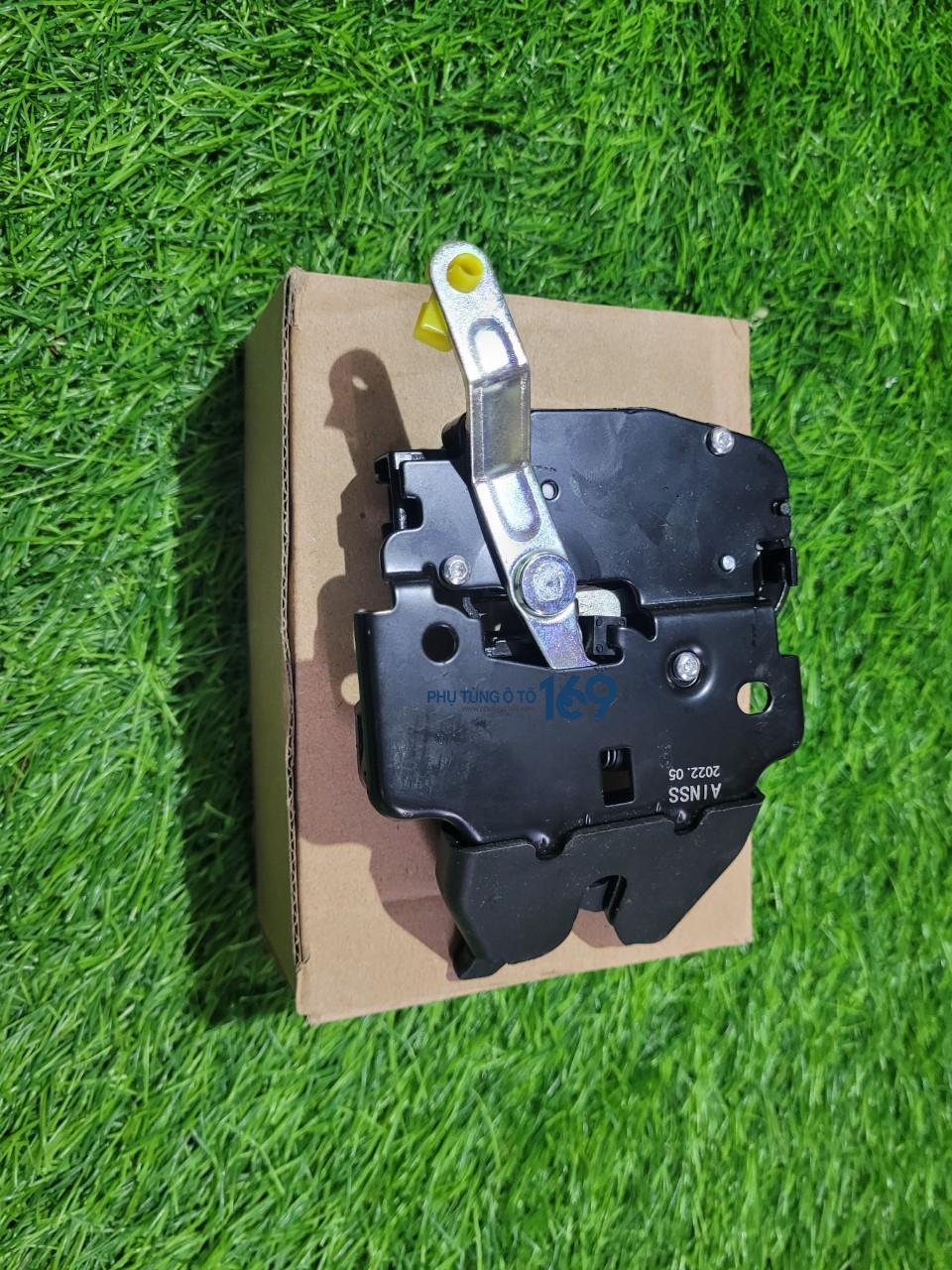 Khóa ngậm cốp hậu Sunny Khóa ngậm cốp hậu Sunny