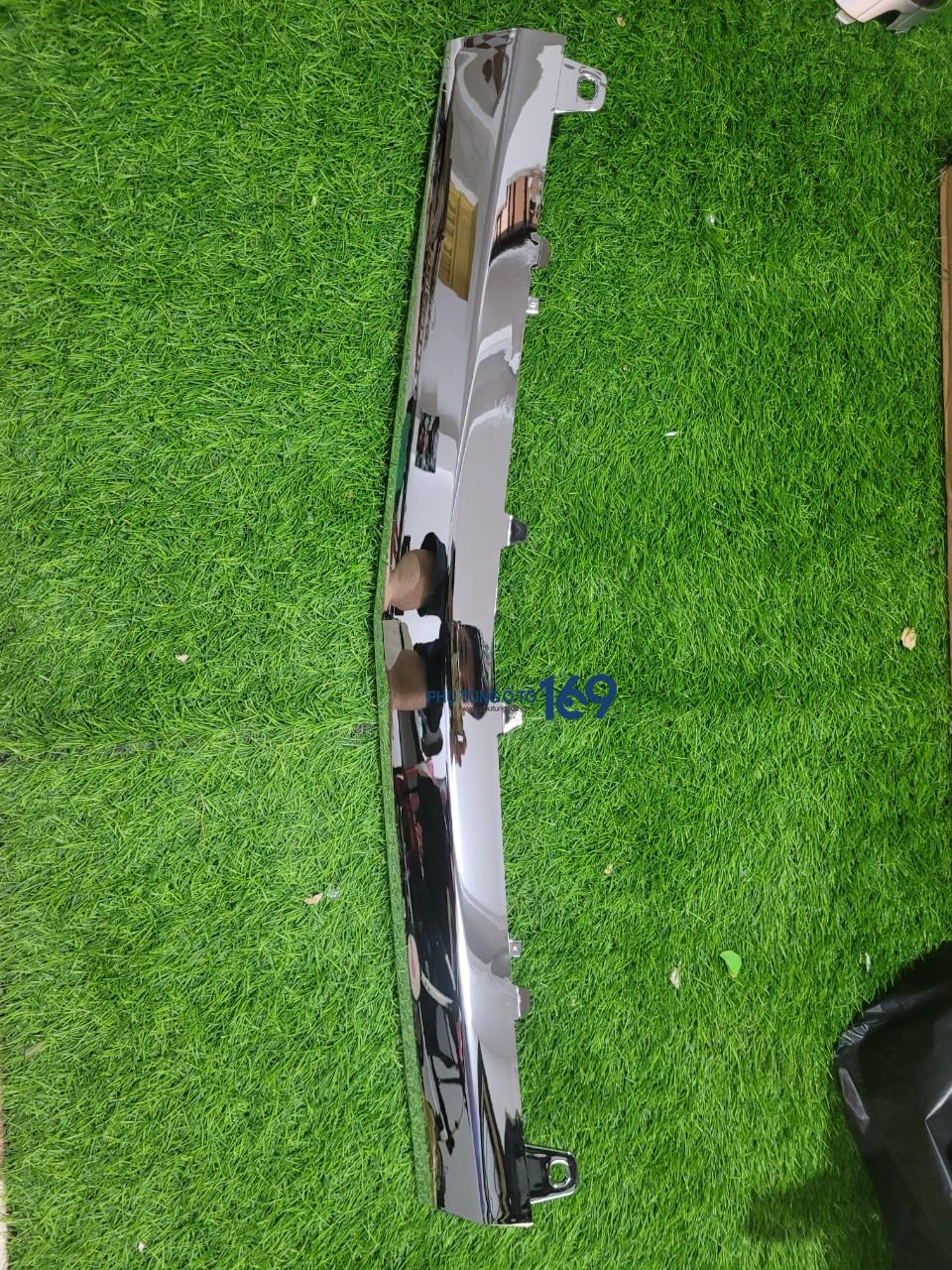 Ốp mạ giữa cản trước Mercedes Ốp mạ giữa cản trước Mercedes