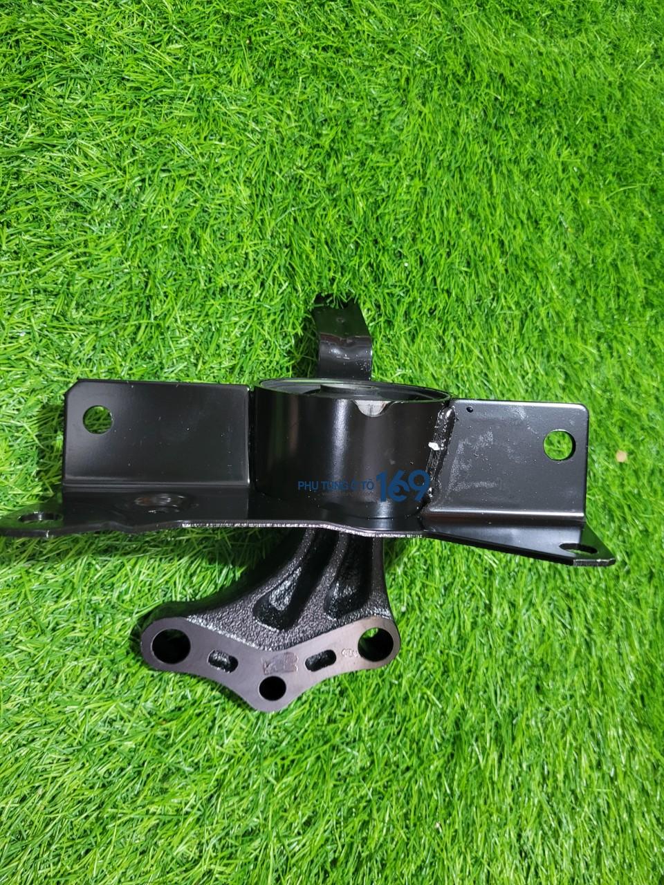 Chân máy trái Suzuki Xl7 Chân máy trái Suzuki Xl7