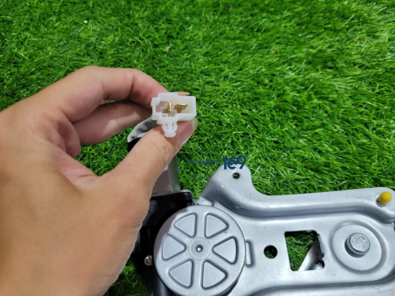 Compa lên kính trước Ranger Compa lên kính trước Ranger