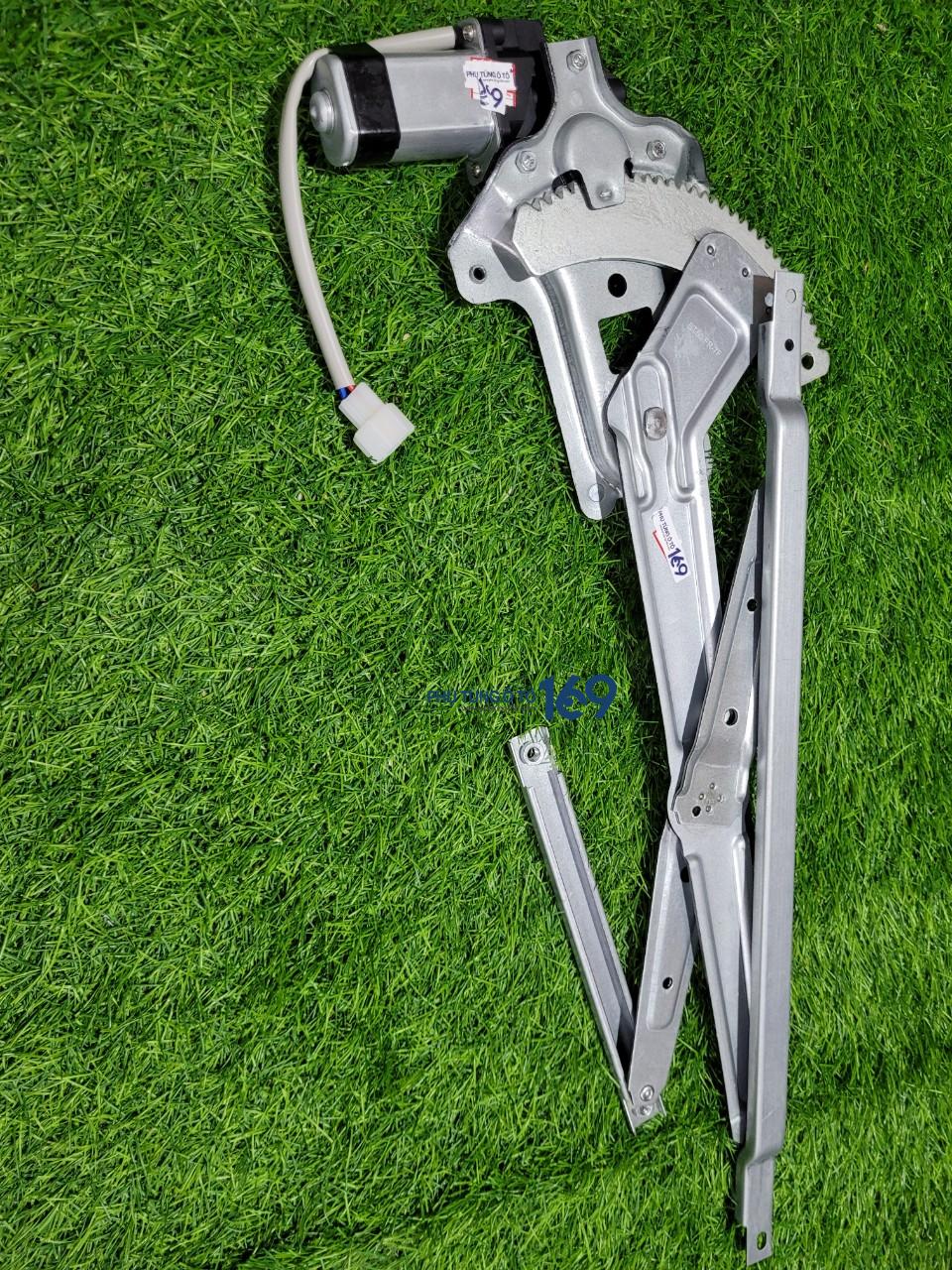 Compa lên kính trước Ranger Compa lên kính trước Ranger