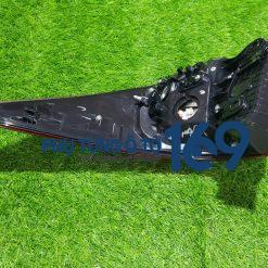 Đèn hậu miếng ngoài phải Fortuner