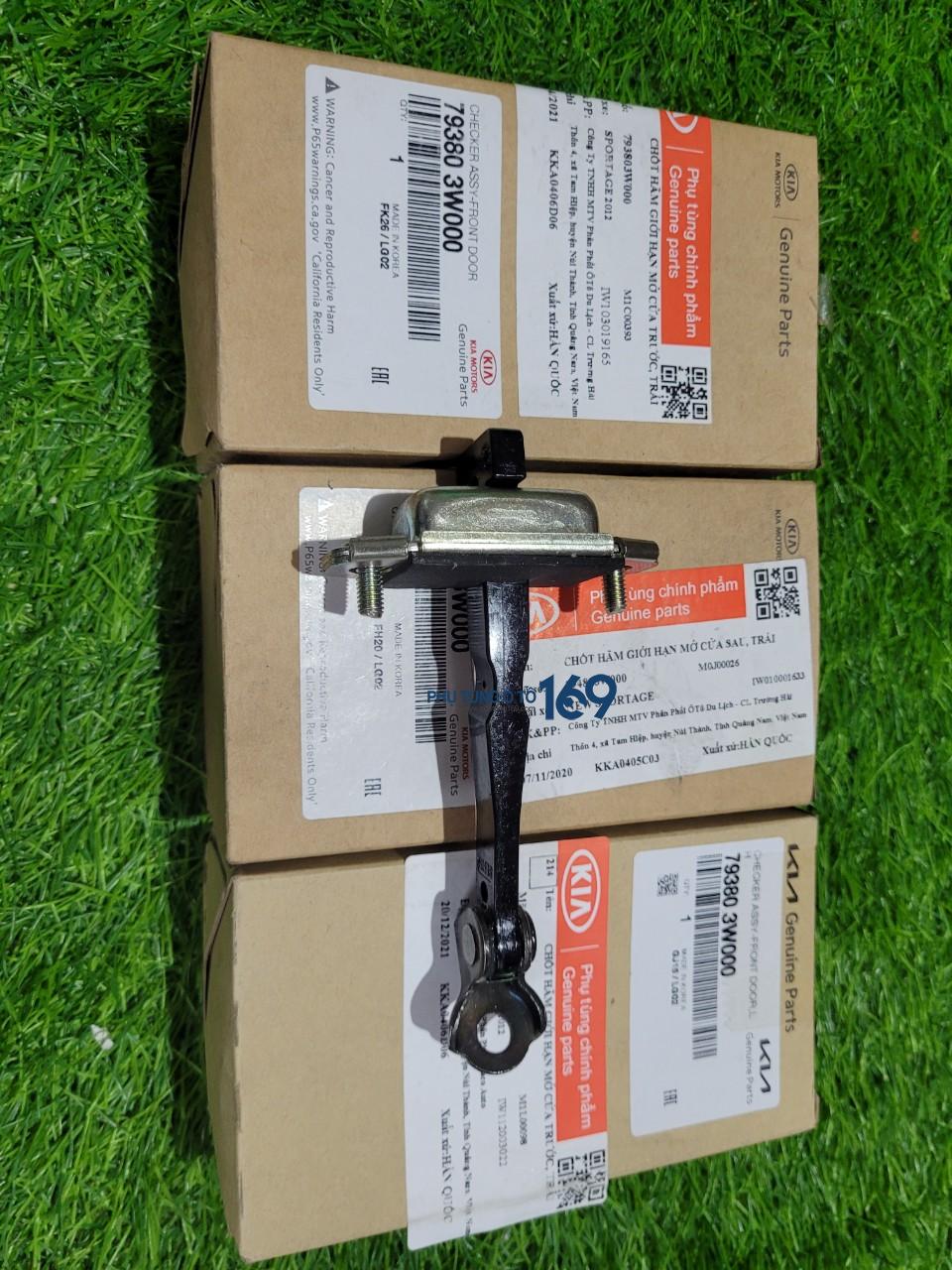 Hạn chế cánh cửa sau trái Sportage Hạn chế cánh cửa sau trái Sportage