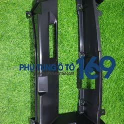 Ốp trước lưới cản Ertiga