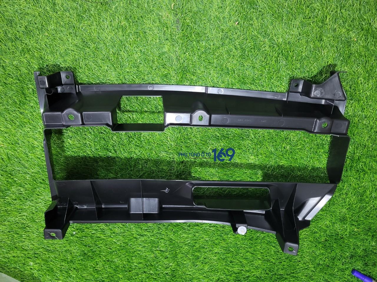 Ốp trước lưới cản Ertiga Ốp trước lưới cản Ertiga