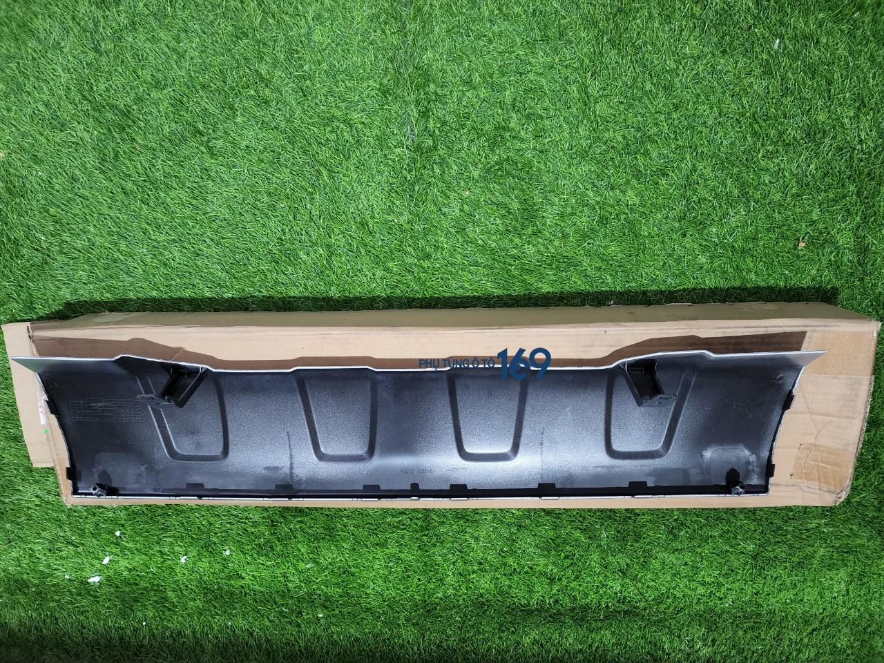 Ốp cản miếng sau dưới Suzuki Xl7 Ốp cản miếng sau dưới Suzuki Xl7