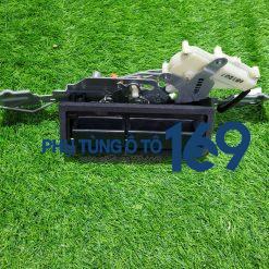 Tay mở cốp hậu Escape