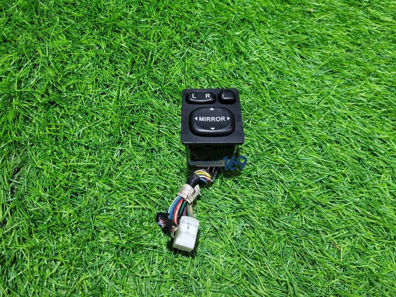 Công tắc gập gương Camry Công tắc gập gương Camry