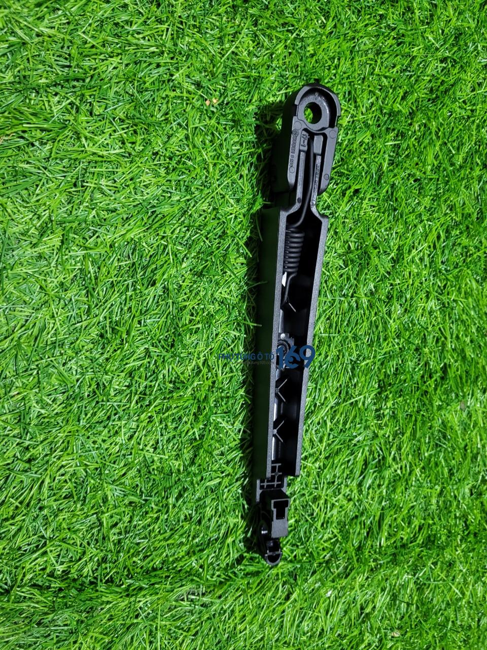 Cần gạt mưa sau Rondo Cần gạt mưa sau Rondo