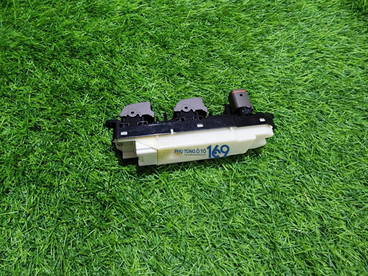 Công tắc lên kính tổng Lexus Gx470 Công tắc lên kính tổng Lexus Gx470