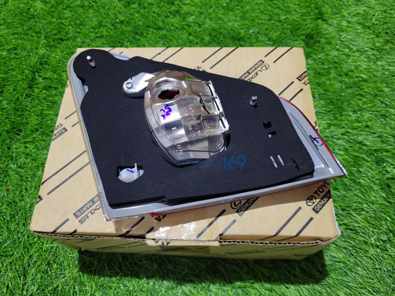 Đèn hậu trong phụ Altis Đèn hậu trong phụ Altis