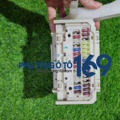 Hộp cầu chì trong xe Altis