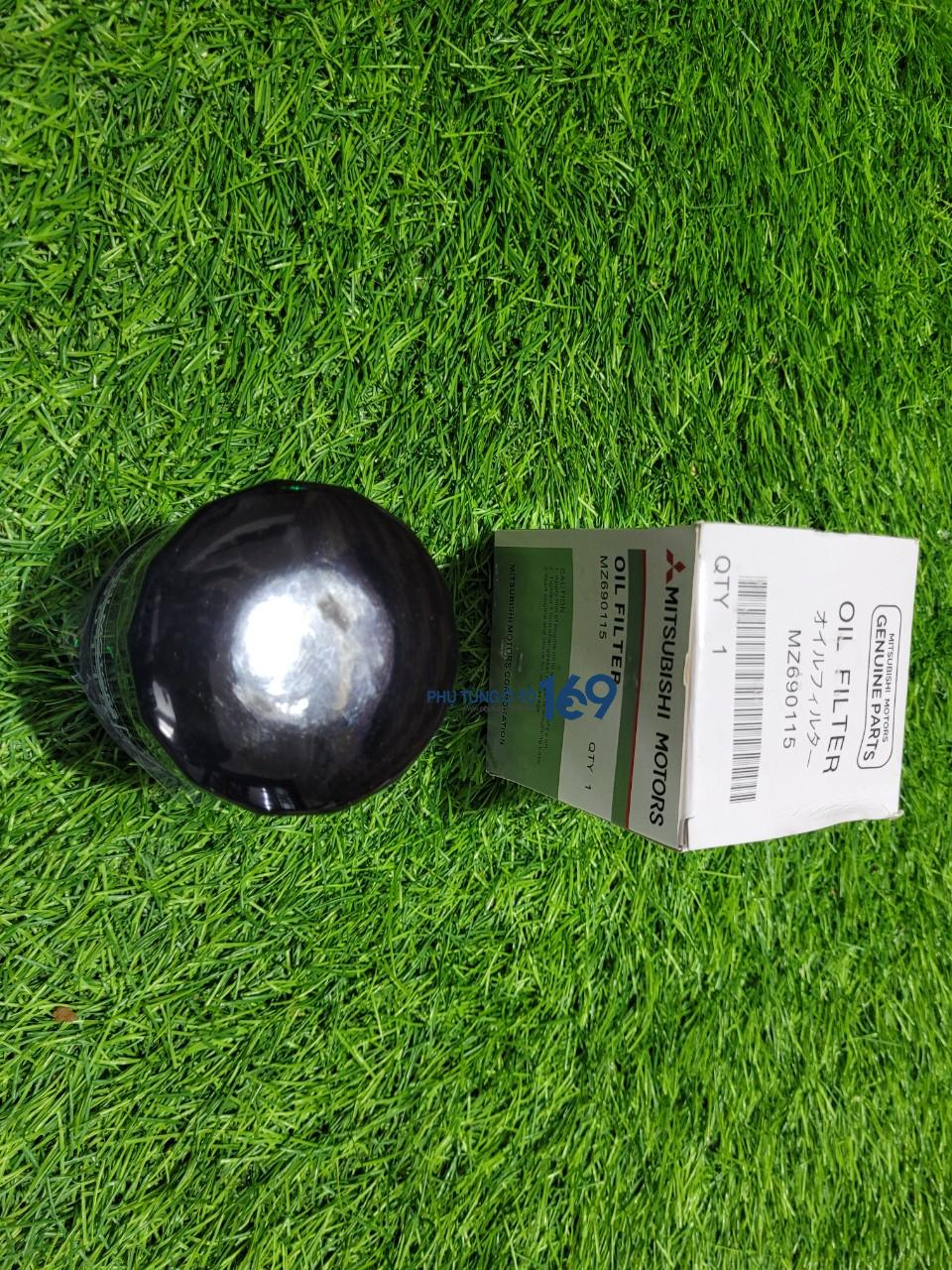 Lọc dầu động cơ Mitsubishi Grandis Lọc dầu động cơ Mitsubishi Grandis