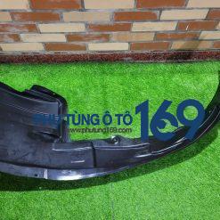 Chắn bùn lòng dè trước trái Colorado