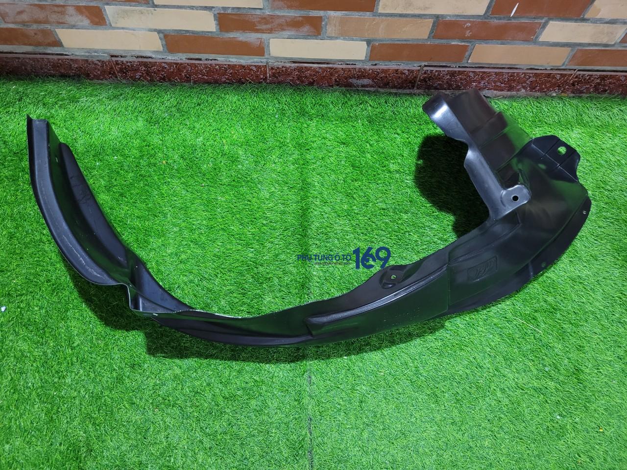 Chắn bùn lòng dè trước trái Colorado Chắn bùn lòng dè trước trái Colorado