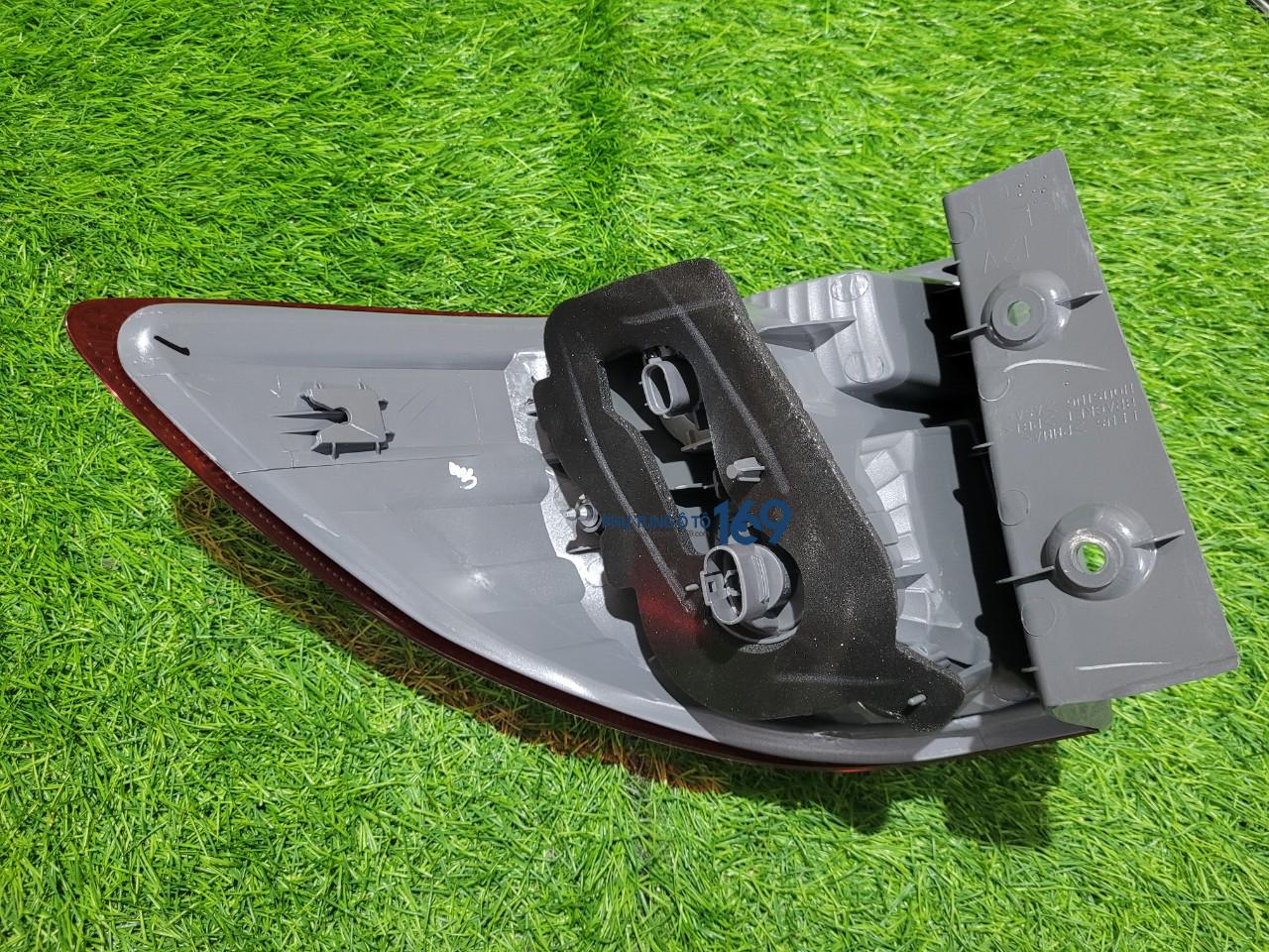 Đèn hậu ngoài phải Pajero Sport Đèn hậu ngoài phải Pajero Sport