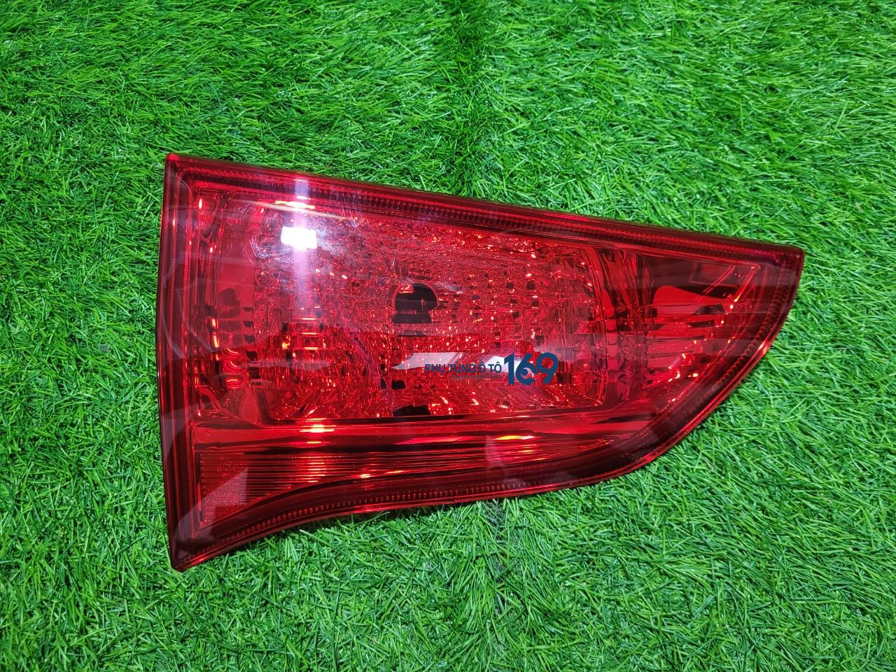 Đèn hậu trong phải Pajero Sport Đèn hậu trong phải Pajero Sport