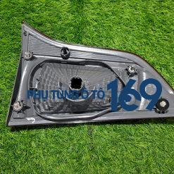 Đèn hậu trong phải Pajero Sport