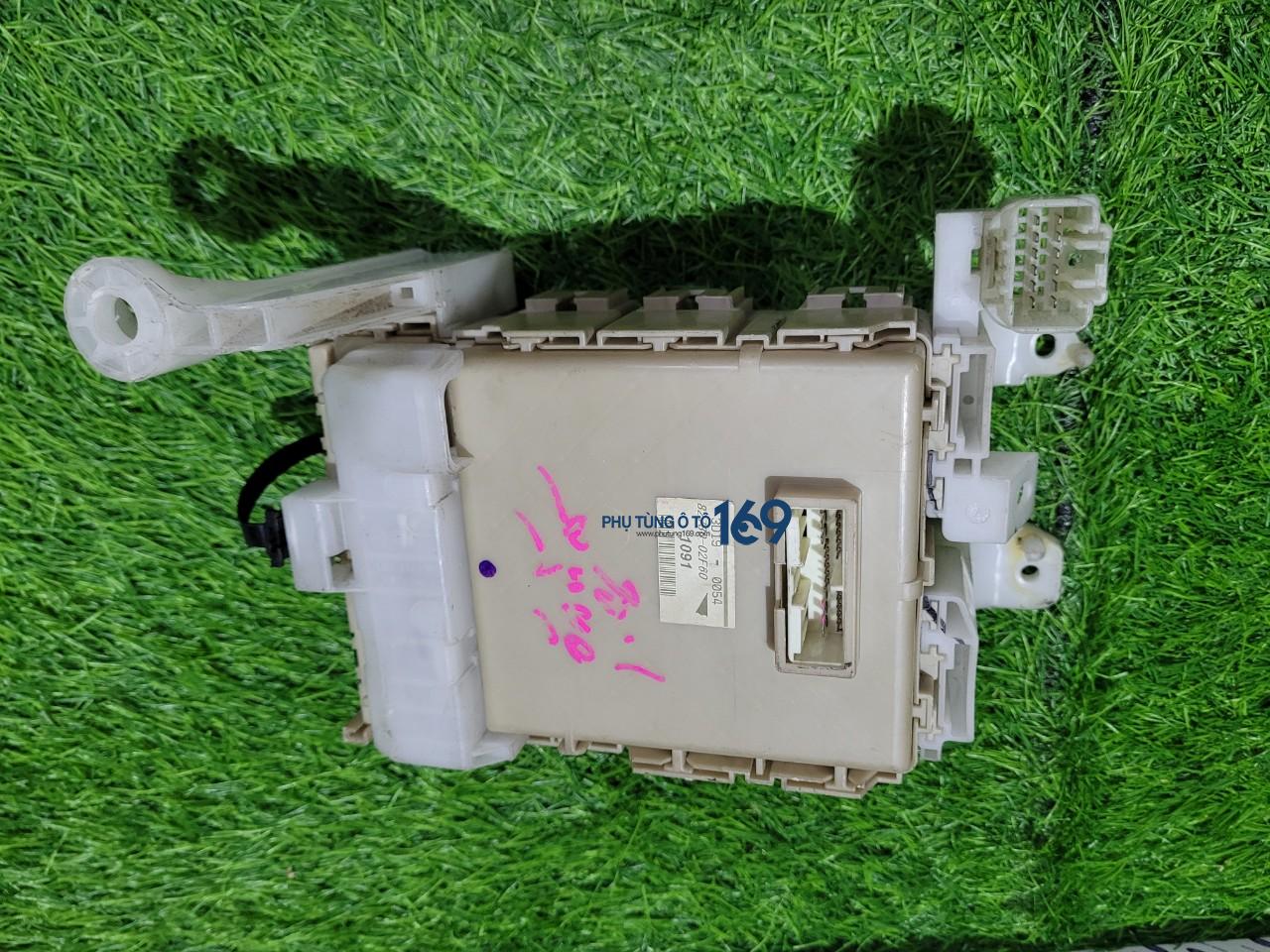 Hộp cầu chì Altis Hộp cầu chì Altis