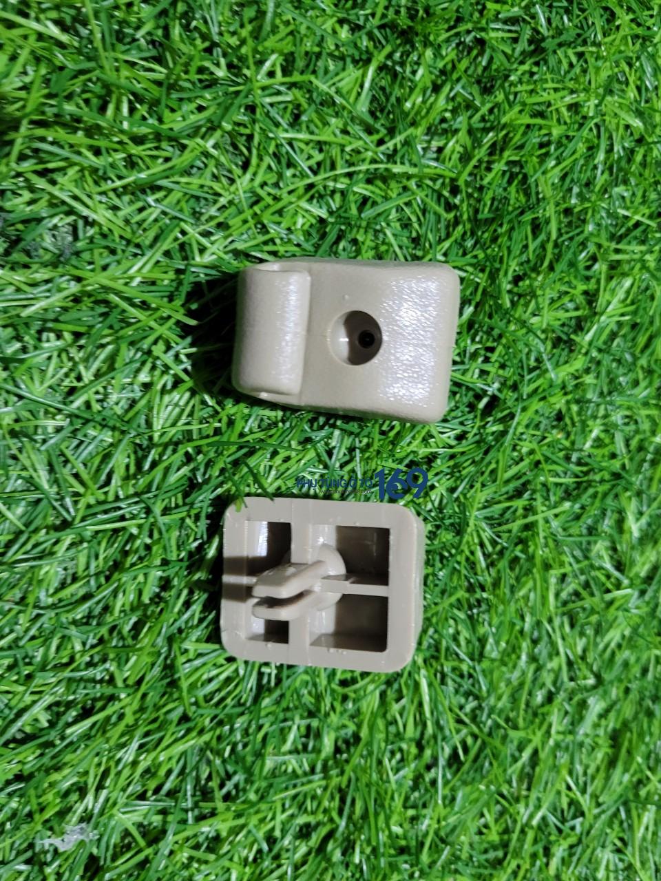 Núm giữ chắn nắng Pronto 7 chỗ Núm giữ chắn nắng Pronto 7 chỗ