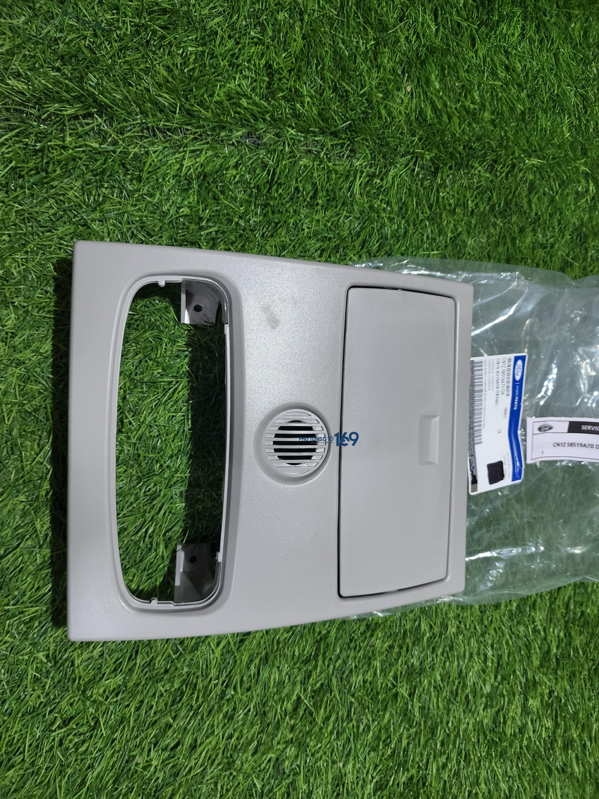 Ốp đèn trần Bt50 Ốp đèn trần Bt50