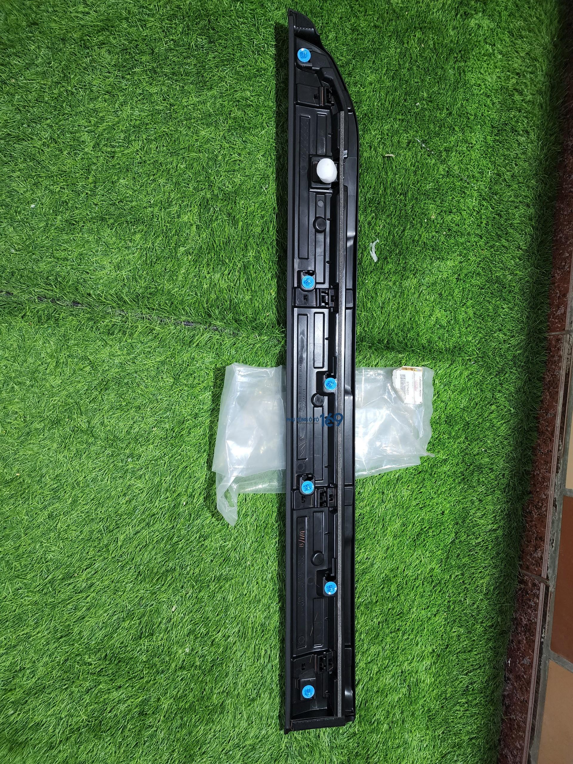 Nẹp thành cánh cửa phải Xpander Cross Nẹp thành cánh cửa phải Xpander Cross