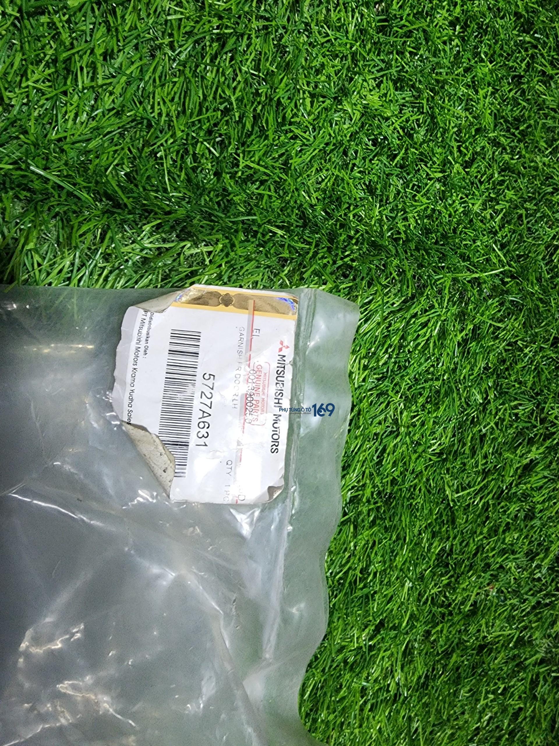 Nẹp thành cánh cửa phải Xpander Cross Nẹp thành cánh cửa phải Xpander Cross