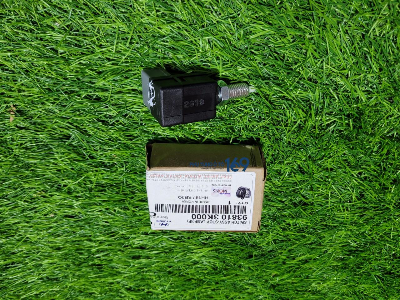 Công tắc chân phanh I30 Công tắc chân phanh I30