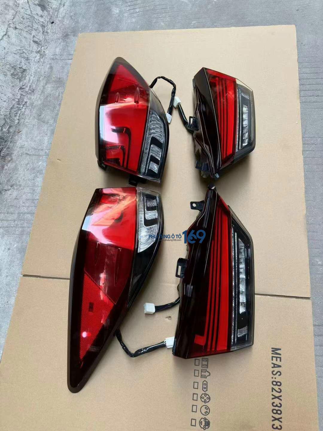 Đèn hậu miếng trong Lexus Rx350 Đèn hậu miếng trong Lexus Rx350
