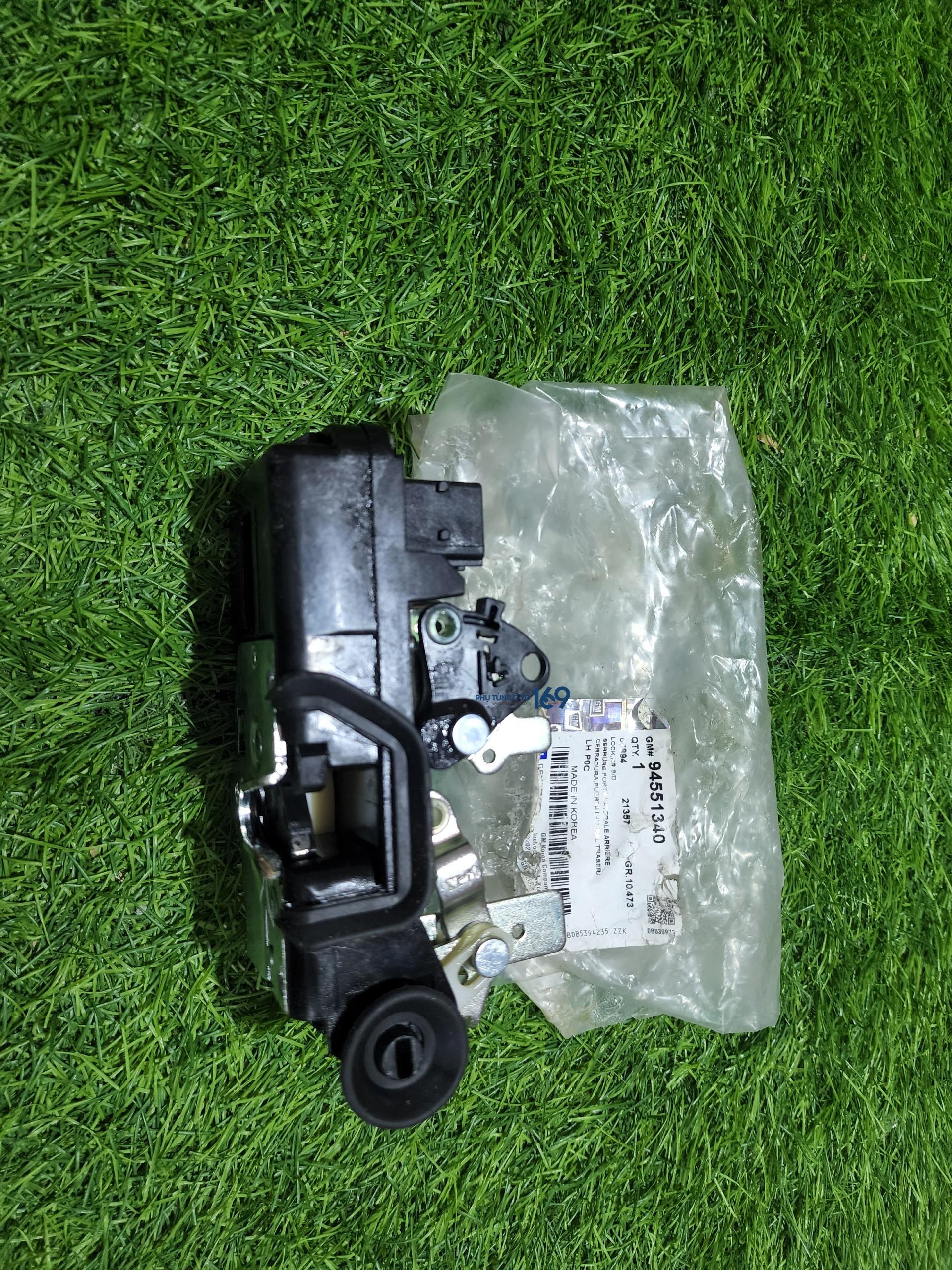 Khóa ngậm cửa sau phụ Captiva Khóa ngậm cửa sau phụ Captiva