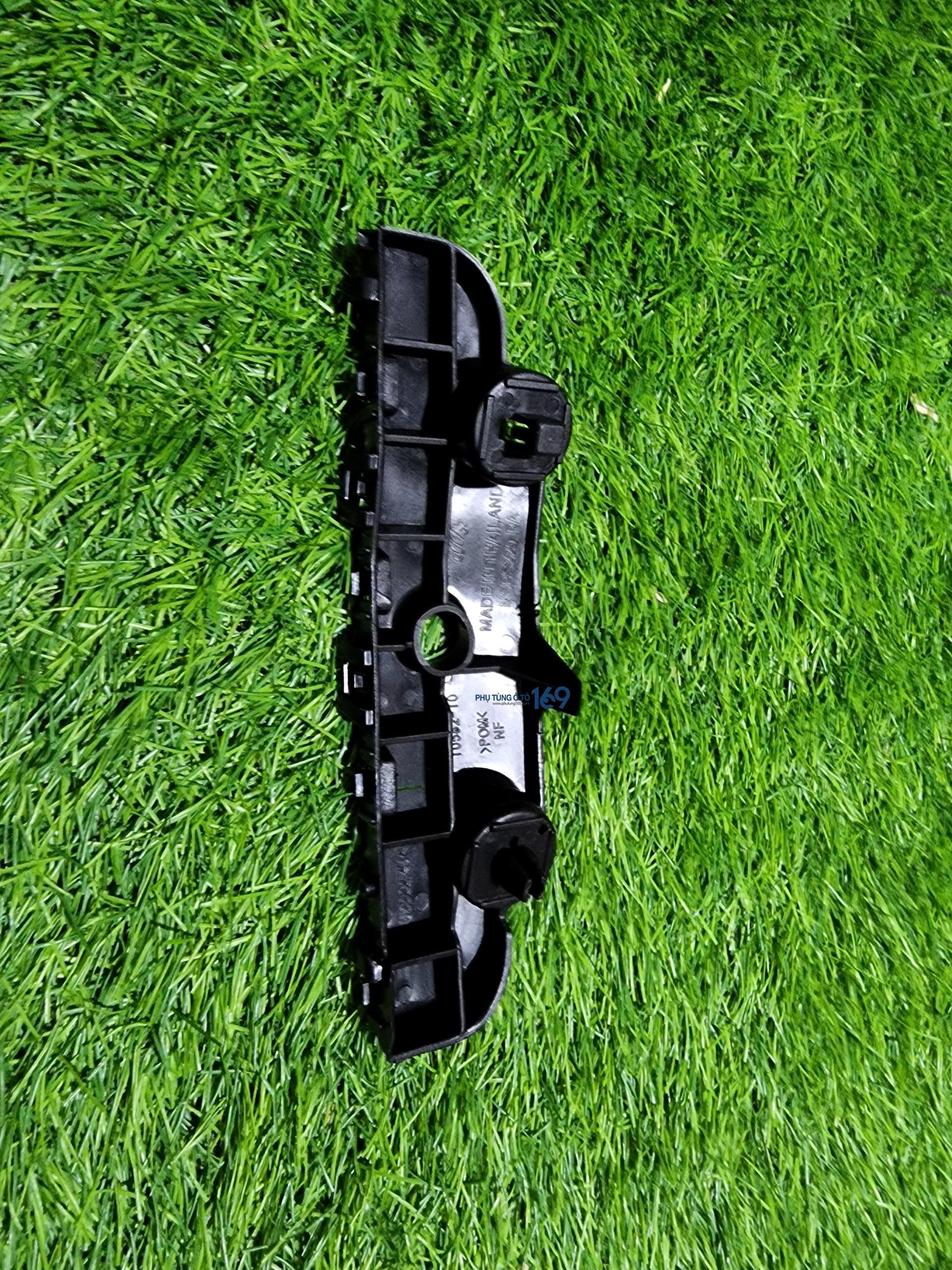 Phe cài cản trước Nissan Navara Phe cài cản trước Nissan Navara