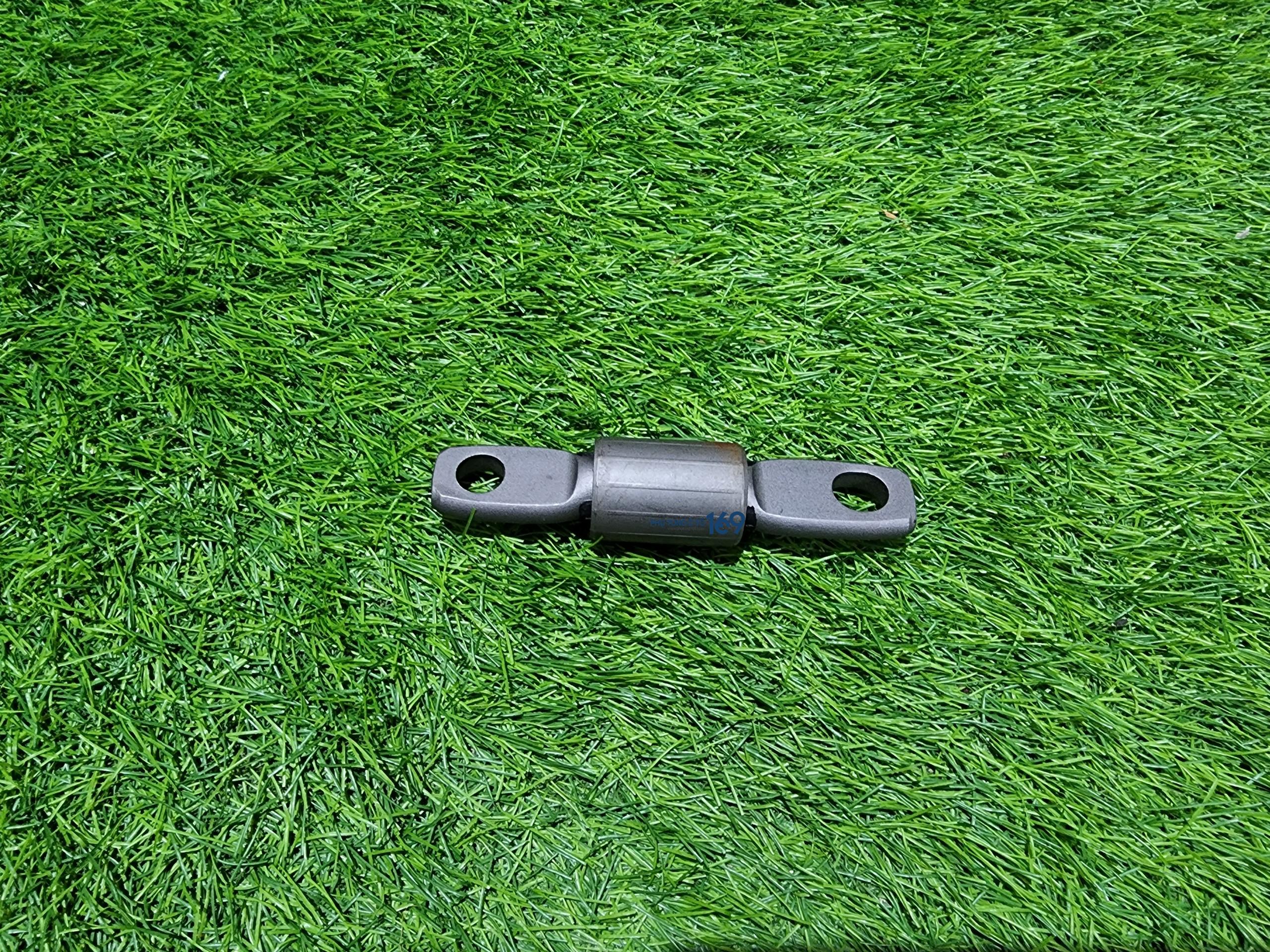 Cao su càng a bé Xtrail Cao su càng a bé Xtrail