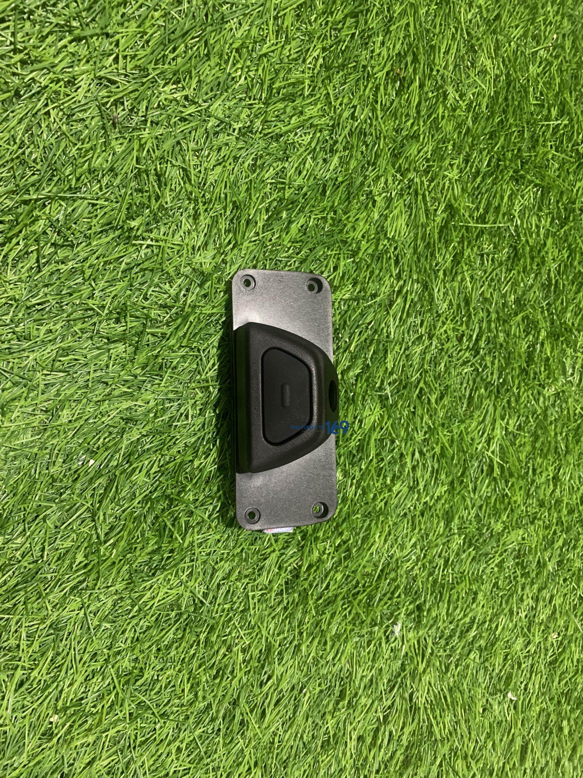 Công tắc mở cốp Cerato Công tắc mở cốp Cerato