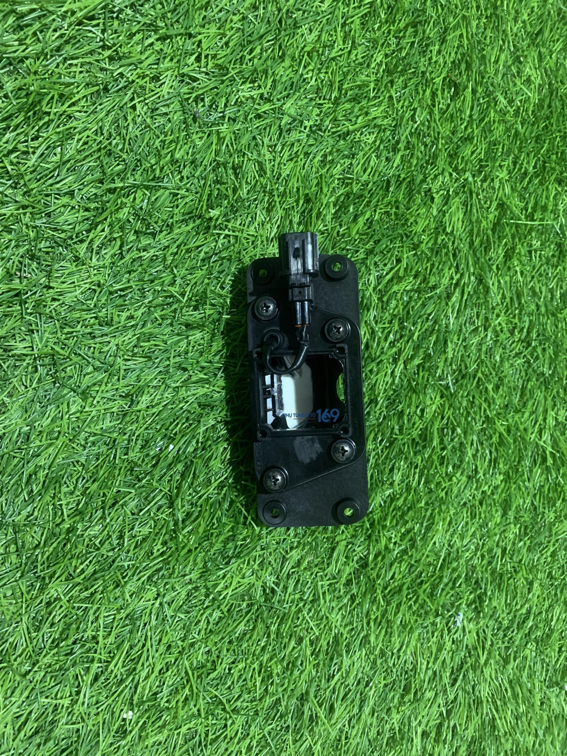 Công tắc mở cốp Cerato Công tắc mở cốp Cerato