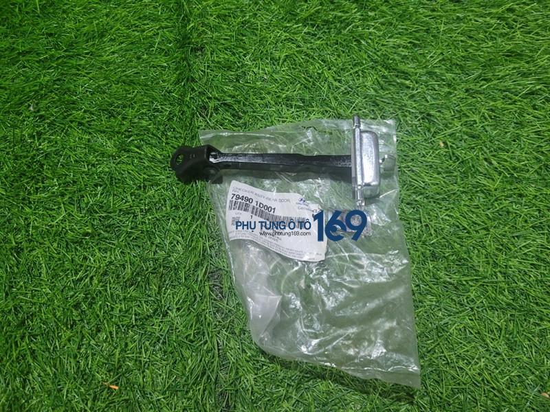 Hạn chế cánh cửa phụ Santafe Hạn chế cánh cửa phụ Santafe