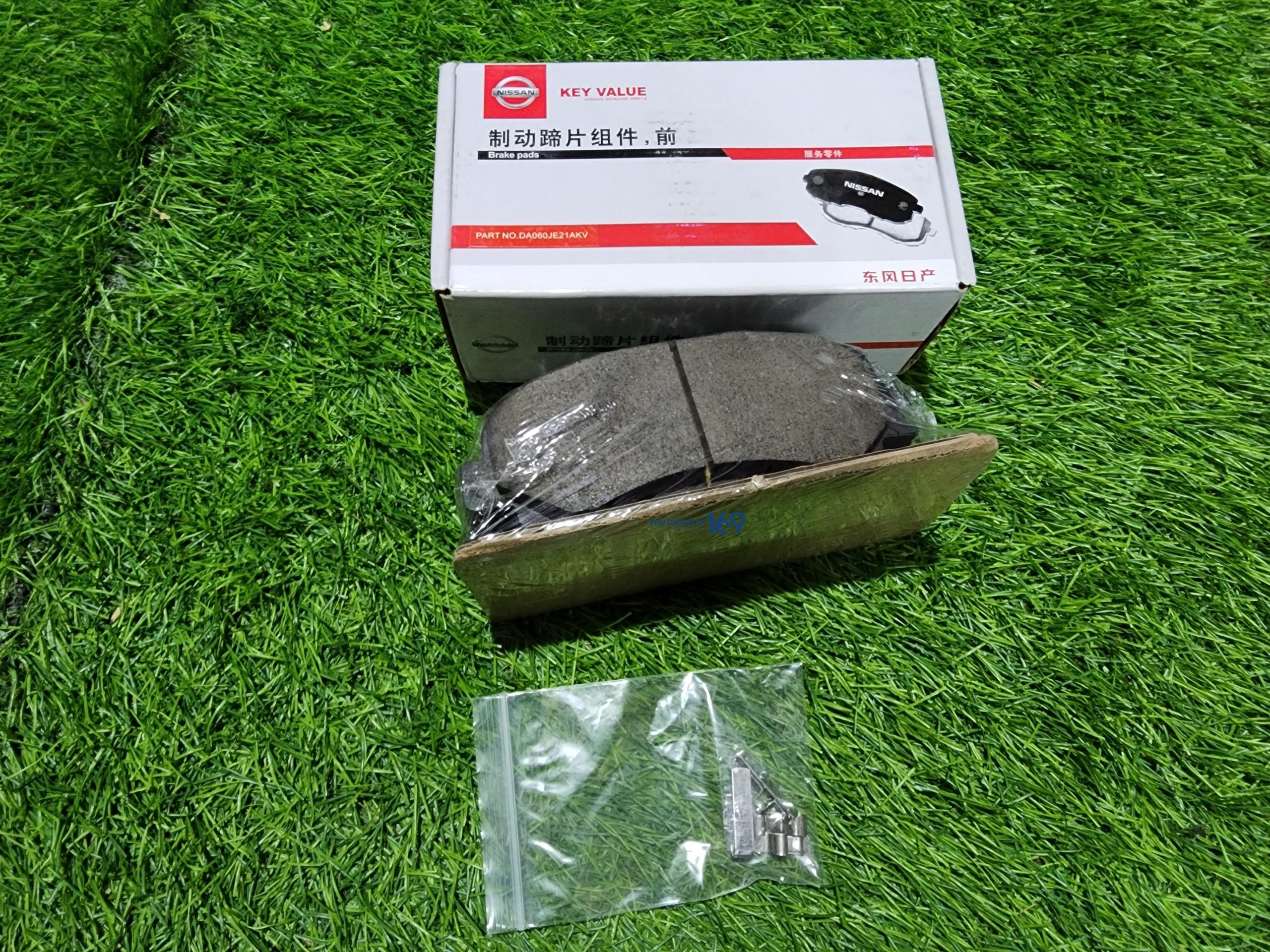 Bố thắng trước Xtrail Bố thắng trước Xtrail