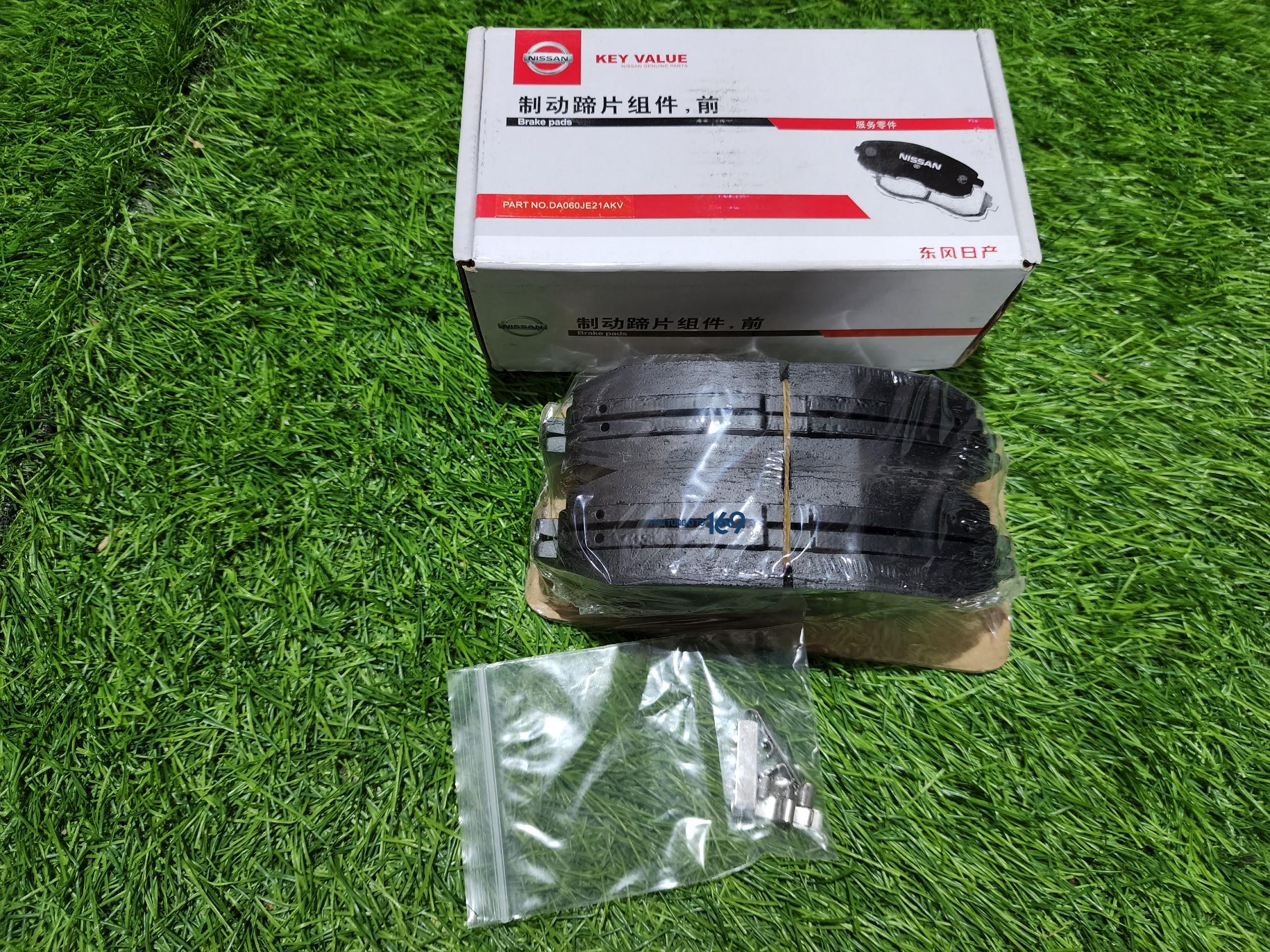 Bố thắng trước Xtrail Bố thắng trước Xtrail