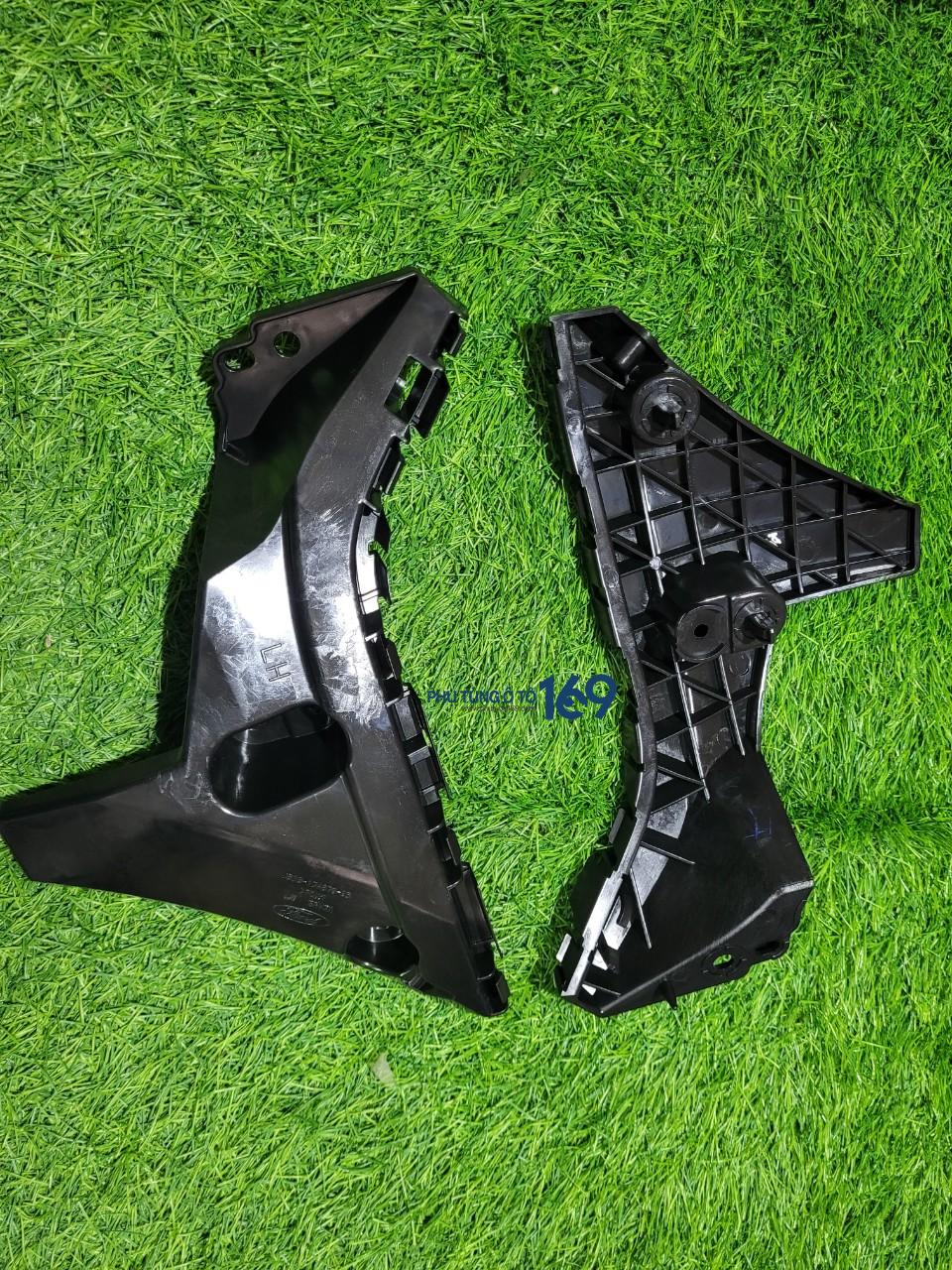 Nẹp cài ba đờ xốc trước Ranger Nẹp cài ba đờ xốc trước Ranger