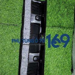 Ốp nhựa trong cốp Ertiga